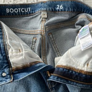 On trend! High rise boot cut.